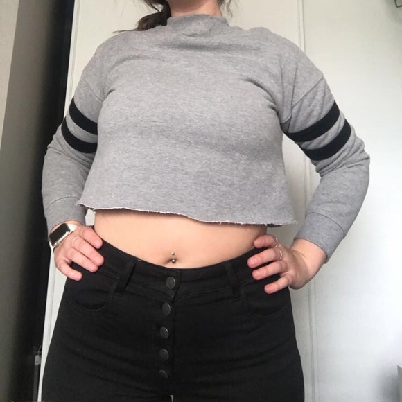 ❤️ F21 Cropped Stripped Crewneck Sweater - Picture 1 of 4